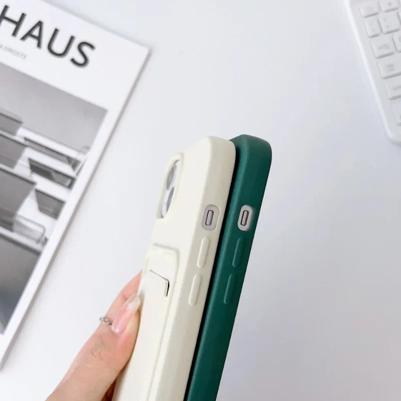 **Coque Crossbody Porte-Carte & Cordon** 📱✨